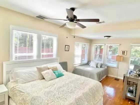 Ev (5 Bedrooms)