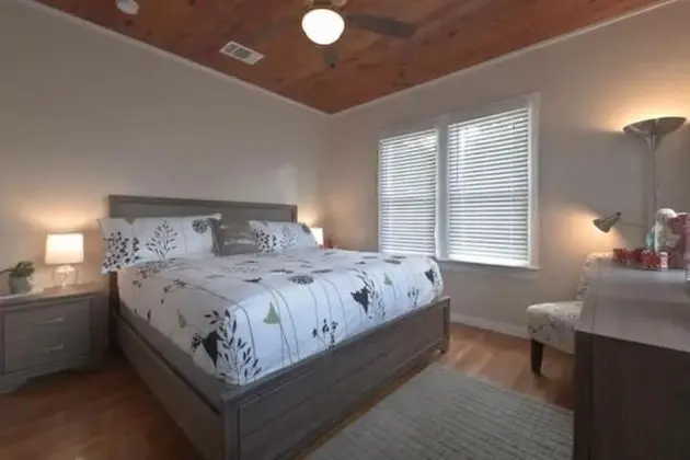 Ev (5 Bedrooms)