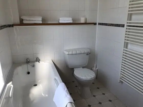 Dört Kişilik Oda, Banyolu/Duşlu (Family )
