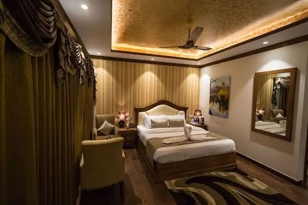 Luxury Oda