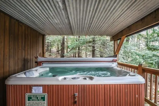 Ev, Birden Çok Yatak, Sıcak Su Havuzu