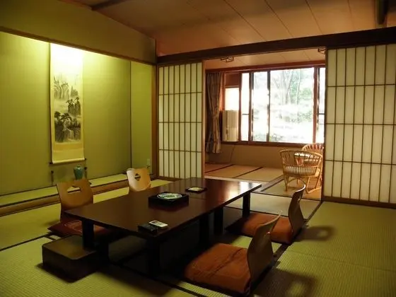 Traditional Oda, Dağ Manzaralı (Japanese Style)