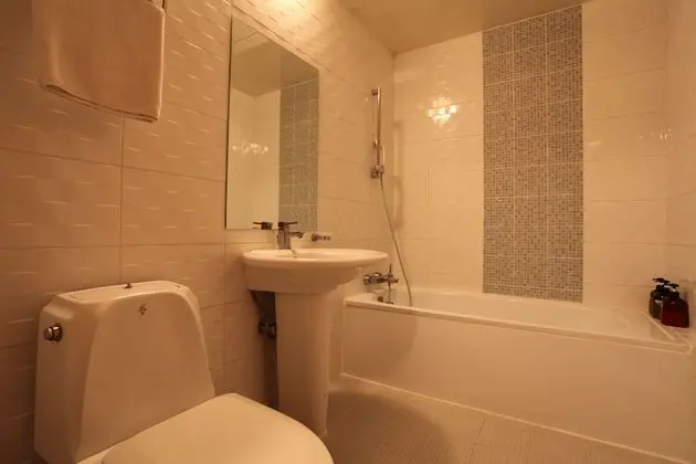 Deluxe Room (Check-in: Friday 10 PM/Saturday 11 PM)