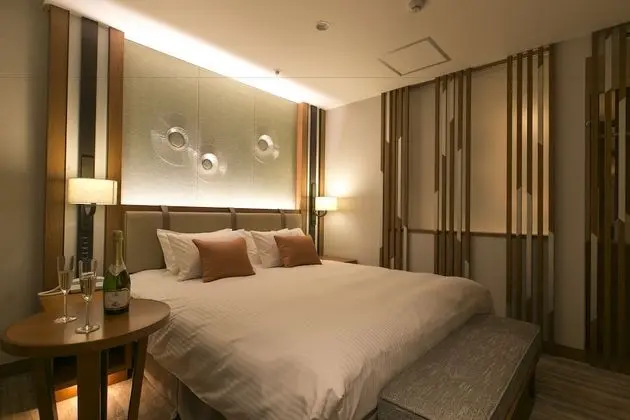 Tek Büyük Yataklı Oda, Sigara İçilmez (Grand Executive Floor)