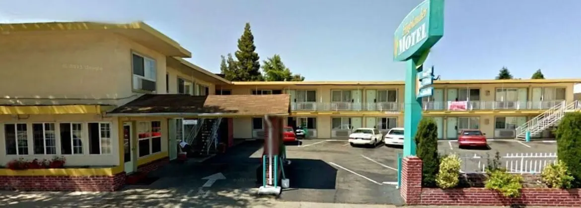 Signature Oda, 2 Çift Kişilik Yatak, Buzdolabı ve Mikrodalga