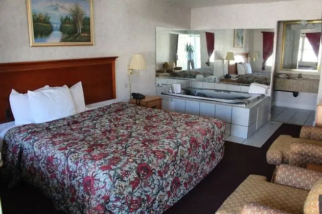 Deluxe Oda, 1 En Büyük (King) Boy Yatak, Sigara İçilebilir, Sıcak Su Küveti
