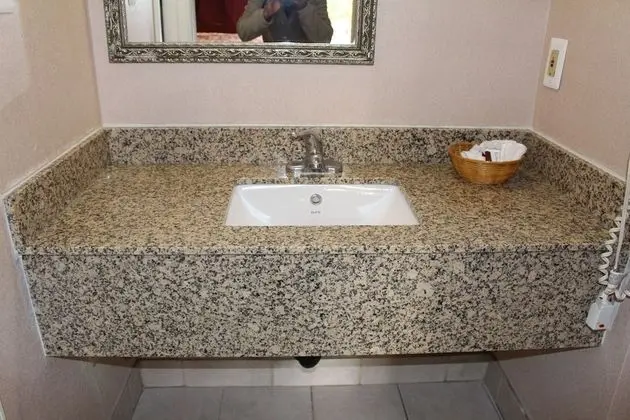 Deluxe Oda, 2 Çift Kişilik Yatak, Sigara İçilmez, Buzdolabı ve Mikrodalga