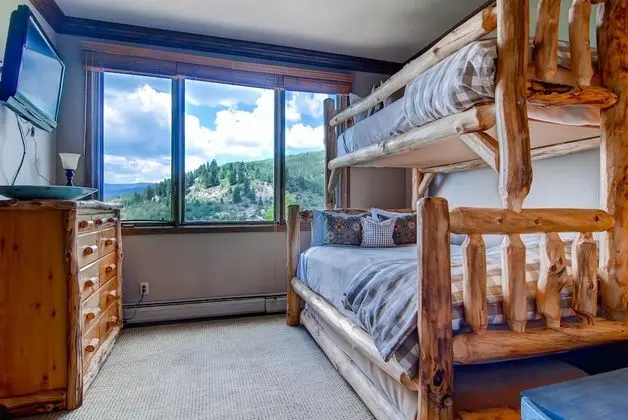 Üç Kişilik Oda, 3 Yatak Odası, Dağ Manzaralı (Highlands Slopeside)