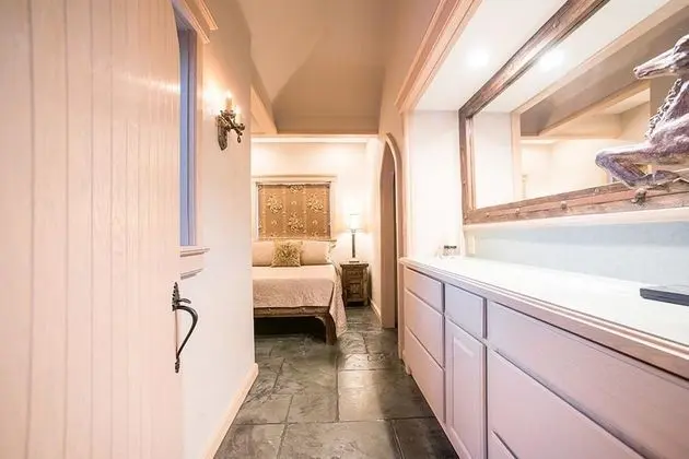Ev, Özel Banyo, Göl Manzaralı (THE CASTLE COTTAGE)