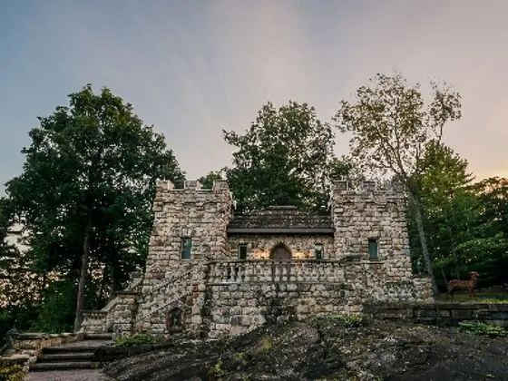 Ev, Özel Banyo, Göl Manzaralı (THE CASTLE COTTAGE)