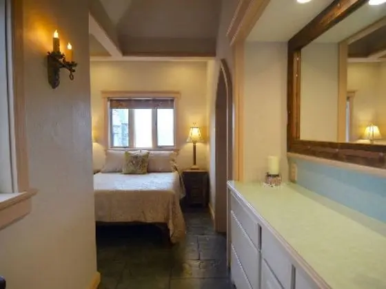 Ev, Özel Banyo, Göl Manzaralı (THE CASTLE COTTAGE)