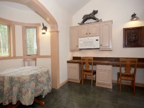 Ev, Özel Banyo, Göl Manzaralı (THE CASTLE COTTAGE)