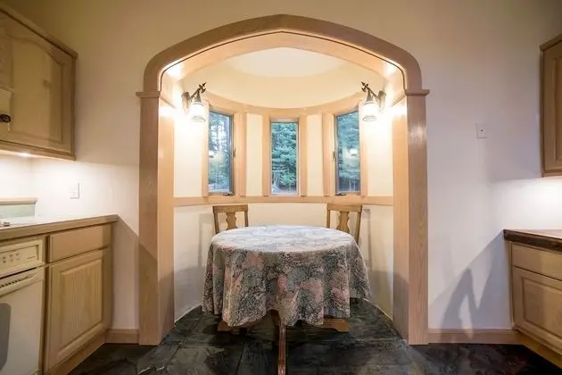Ev, Özel Banyo, Göl Manzaralı (THE CASTLE COTTAGE)