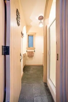 Ev, Özel Banyo, Göl Manzaralı (THE CASTLE COTTAGE)