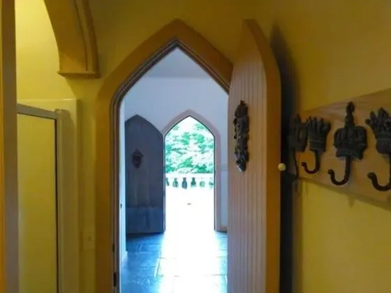 Ev, Özel Banyo, Göl Manzaralı (THE CASTLE COTTAGE)