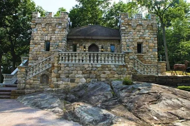 Ev, Özel Banyo, Göl Manzaralı (THE CASTLE COTTAGE)