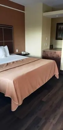 Süit, 1 En Büyük (King) Boy Yatak, Sigara İçilmez, Küçük Mutfak