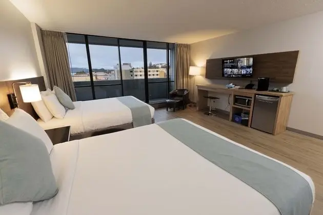Standard Oda, 2 Büyük (Queen) Boy Yatak, Balkon, Kısmi Deniz Manzarası