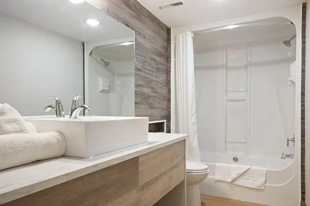 Standard Oda, 2 Büyük (Queen) Boy Yatak, Balkon, Kısmi Deniz Manzarası