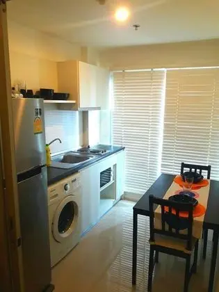 1 Bedroom Apartment with Pool Access