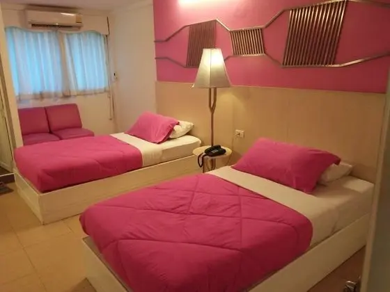 Chic Deluxe