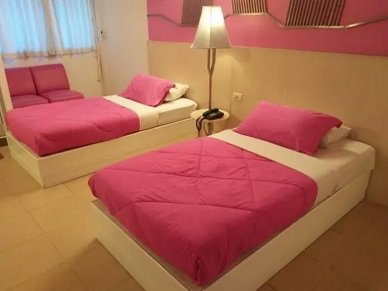 Chic Deluxe