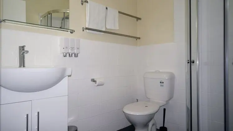 İki Ayrı Yataklı Oda, Özel Banyo, Zemin Kat