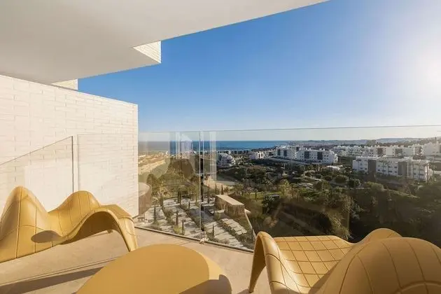 King Leiro Suite with Sea Views