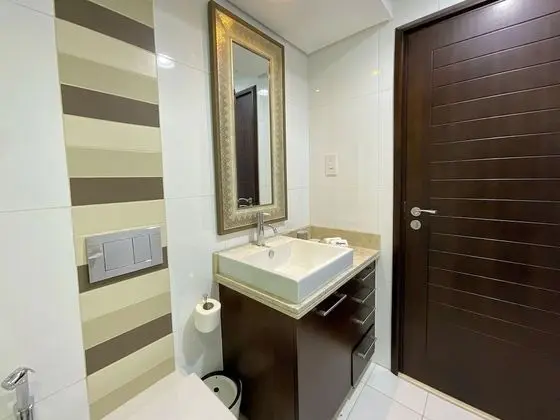 Tower 2 Deluxe Apartment