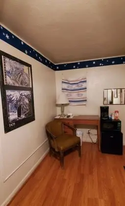 Standard Room with Queen bed