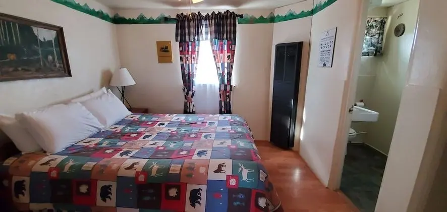 Standard Room with Queen and Double beds