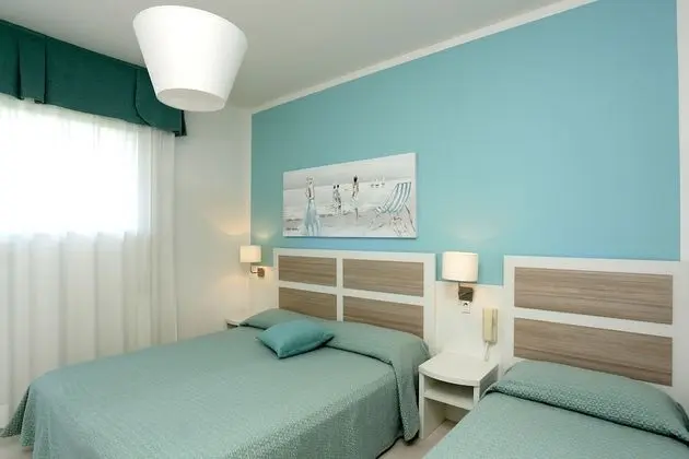 Üç Kişilik Oda