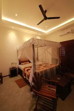 Luxury Tek Büyük Yataklı Oda, 1 Büyük (Queen) Boy Yatak, Sigara İçilebilir, Havuz Manzaralı