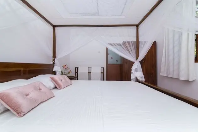 Deluxe Double Room with A/C