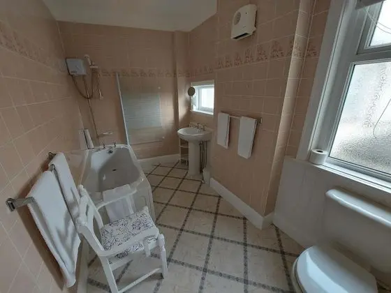 Standard Tek Büyük veya İki Ayrı Yataklı Oda, Banyolu/Duşlu, Bahçe Manzaralı (Conwy)