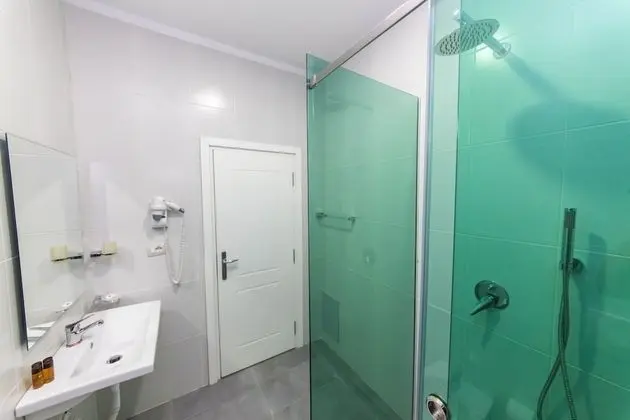 Deluxe Tek Büyük Yataklı Oda, Balkon, Deniz Manzaralı