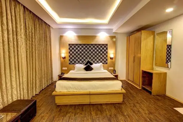 Grandeur Room (Hemta Peak Balcony)