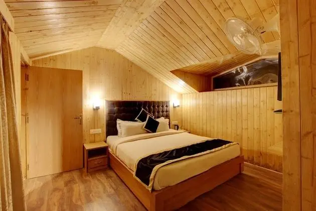 Grandeur Room (Hemta Peak Balcony)