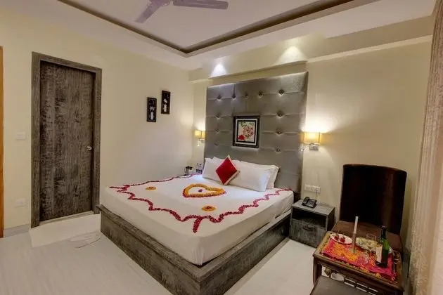 Grandeur Room (Hemta Peak Balcony)