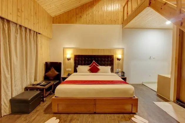 Grandeur Room (Hemta Peak Balcony)