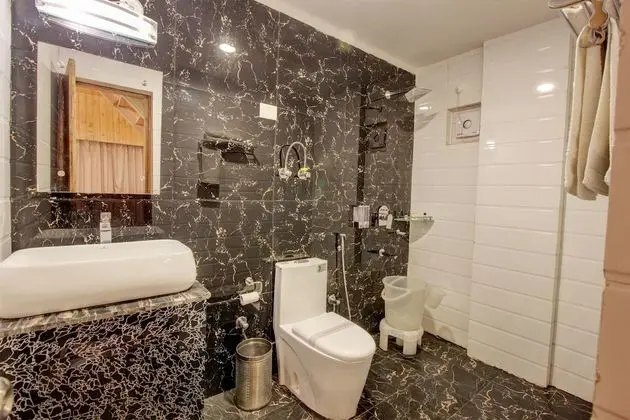 Grandeur Room (Hemta Peak Balcony)