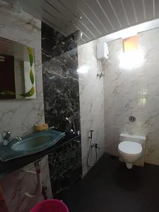 Deluxe Stüdyo, 1 En Büyük (King) Boy Yatak