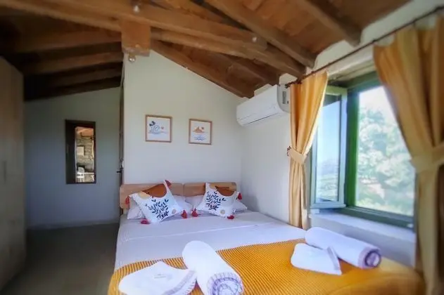 Standart Oda, Göl Manzaralı, Ortak Teraslı