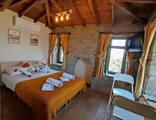 Standart Oda, Göl Manzaralı, Ortak Teraslı