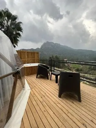 Dome, Dağ Manzaralı, Jakuzili