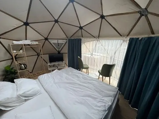 DOME GLAMPING JAKUZILİ