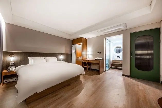 Premium Tek Büyük Yataklı Oda, 1 En Büyük (King) Boy Yatak, Sigara İçilmez, Şehir Manzaralı