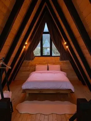 Bungalow, Göl Manzaralı, Isıtmalı Özel Havuzlu