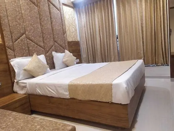 Deluxe Tek Büyük Yataklı Oda