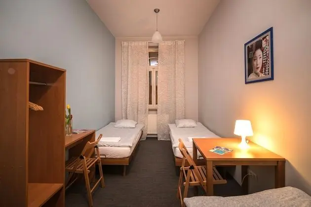 Economy Üç Kişilik Oda, Ortak Banyo